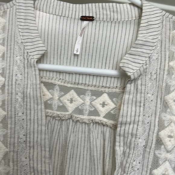 Free People top, very flowy - Picture 2 of 7